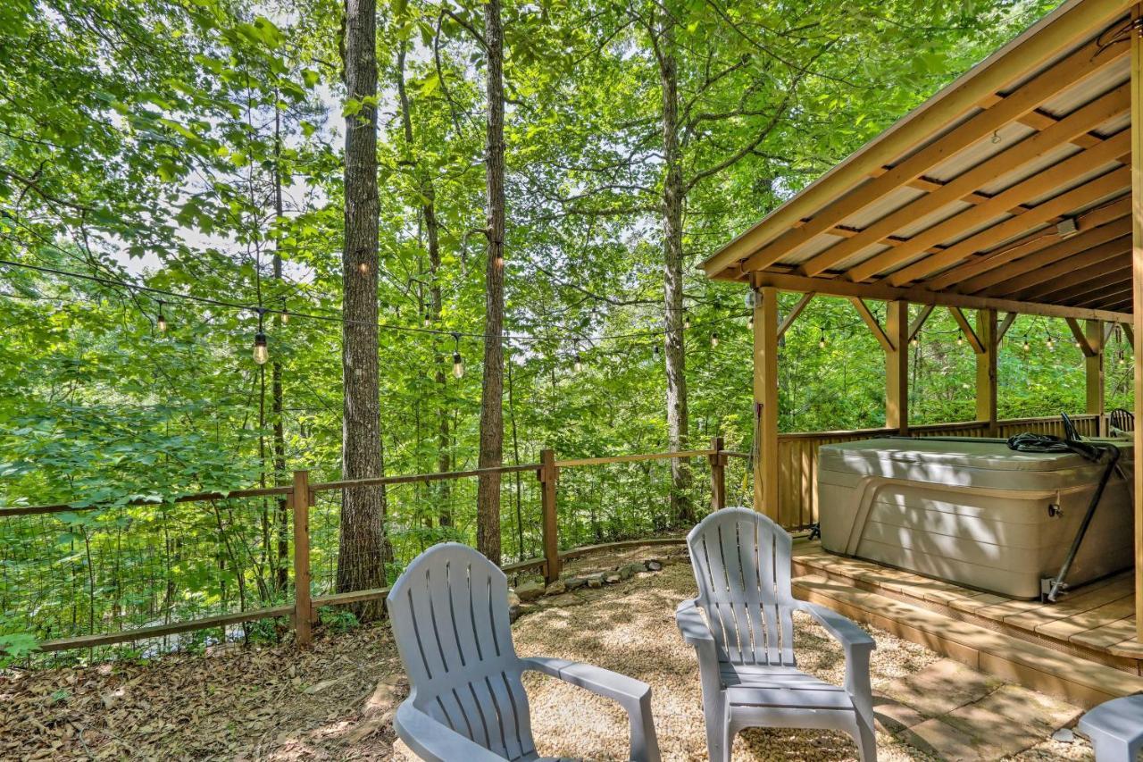 Bumblebee Retreat With Hot Tub