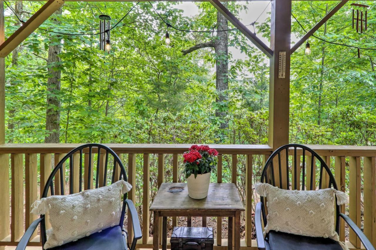 Bumblebee Retreat With Hot Tub Holiday home