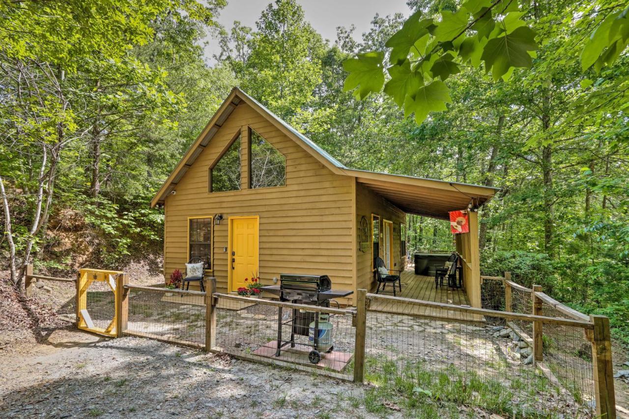 Bumblebee Retreat With Hot Tub