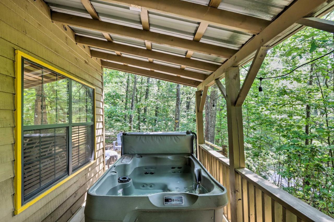 Bumblebee Retreat With Hot Tub Salem